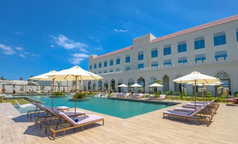 Swimming pool