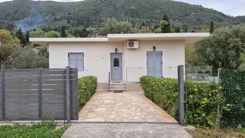 Facade/entrance, Parking