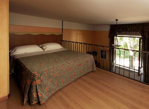 Bed, Decorative detail