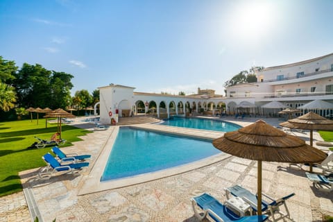 Swimming pool, Swimming pool, sunbed