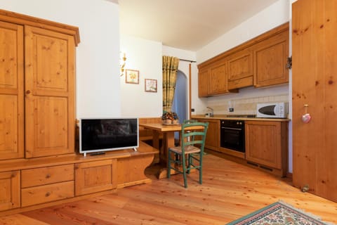 TV and multimedia, dishwasher, minibar, pet friendly, kitchen