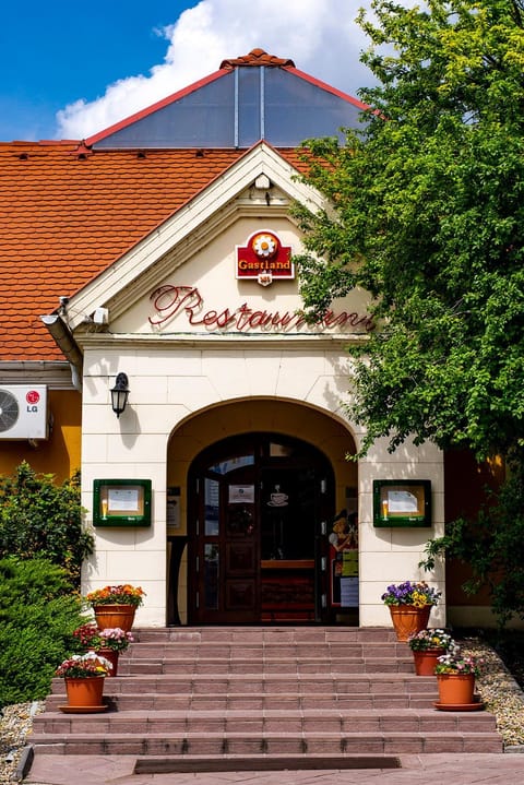Facade/entrance, Property logo or sign