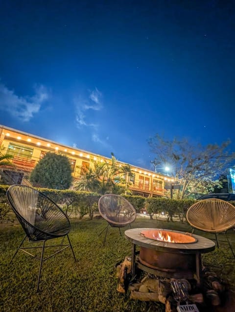 Property building, Restaurant/places to eat