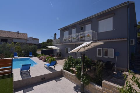 Property building, Pool view