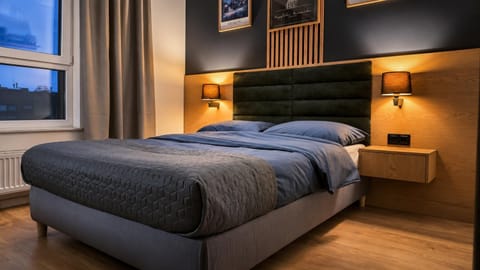Bed, Bedroom, air conditioner