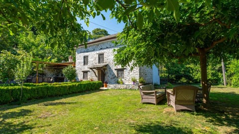 Μountain Whispers Apartment in Magnesia Prefecture, Greece