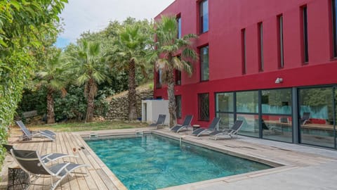 Swimming pool, Swimming pool