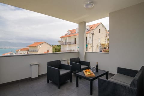 Balcony/Terrace, Balcony/Terrace, Street view