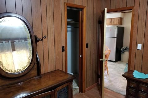 The Country Roads Cottage near WVU&COOPER'S ROCK Chalet in Shenandoah Valley