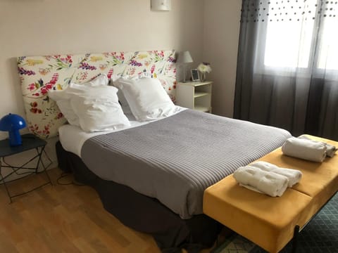 Condrieu et parking voiture vélo 2 ème étage Apartment in Condrieu