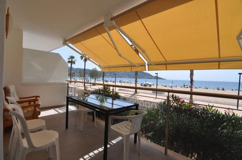 Balcony/Terrace, Dining area, Beach, Sea view