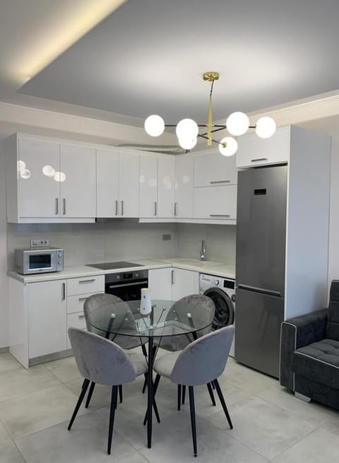 Dining area, minibar