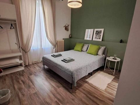 Bed, Bedroom, towels, air conditioner