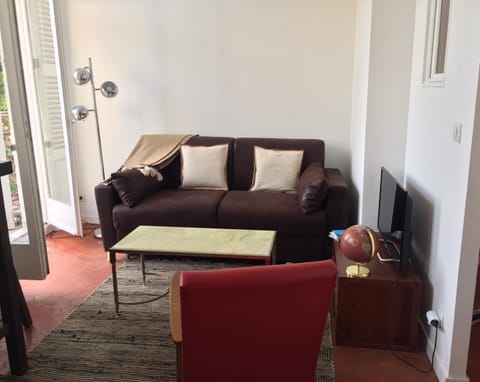 Typique T2 Terrasse situé Quartier Panier Vieux Port Apartment in Marseille