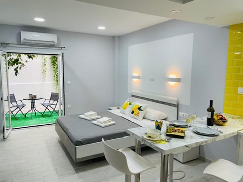 Photo of the whole room, Dining area, Bedroom, air conditioner