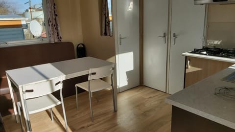 Mobil Home S24 - Camping Phare d'Opale Campground/
RV Resort in Le Portel