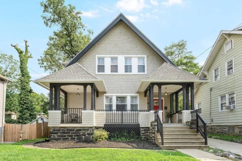 Property building, Day, Neighbourhood, Garden view, Street view