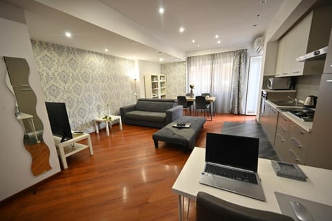 LA SUITE HOME - Central Apartment Deluxe Apartment in Civitavecchia