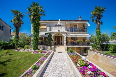 Property building, Garden