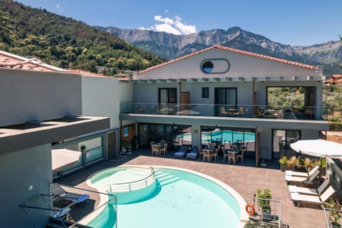 Property building, Swimming pool