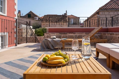 Property building, sunbed