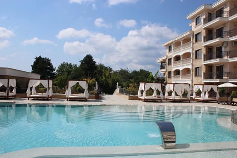 Property building, Swimming pool