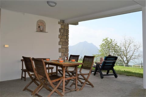 Il Roseto Mountain Lake Iseo Hospitality House in Province of Brescia