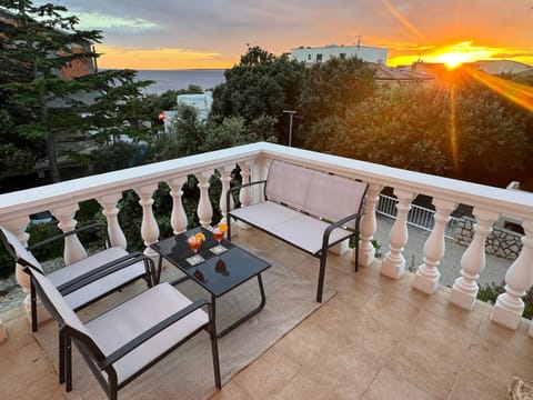 View (from property/room), Balcony/Terrace, Seating area, Sea view