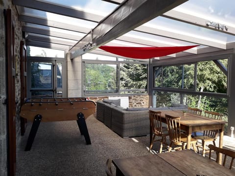 Patio, Lounge or bar