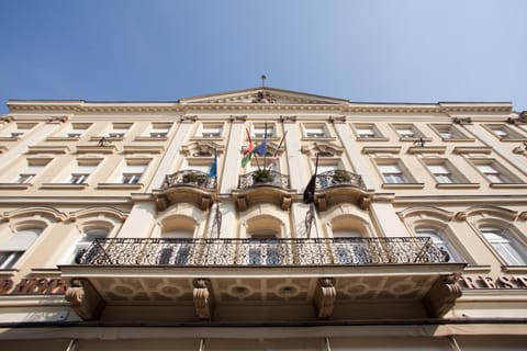 Facade/entrance, Facade/entrance