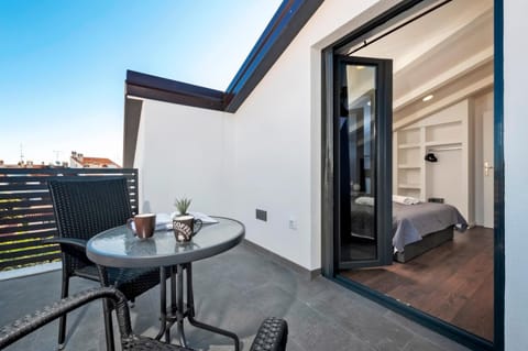 Patio, Balcony/Terrace, Drinks