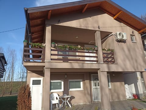 Vikendica apartments Dunav MS House in Vojvodina