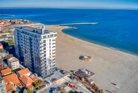 Property building, Bird's eye view, Location