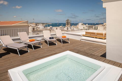 Balcony/Terrace, Swimming pool
