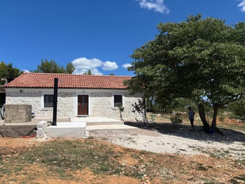Shower, Property building, Day