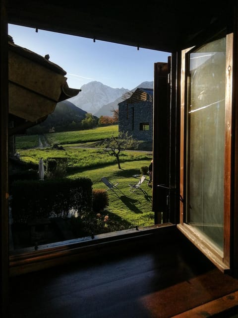 Living room, Mountain view
