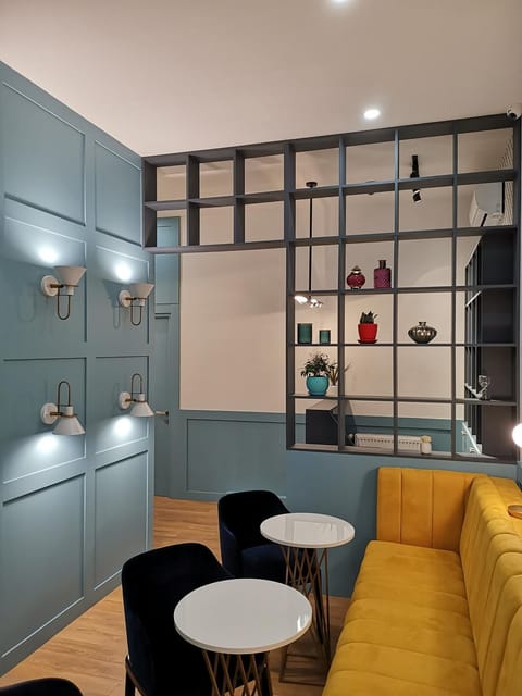 Communal lounge/ TV room, Kitchen or kitchenette, Lounge or bar