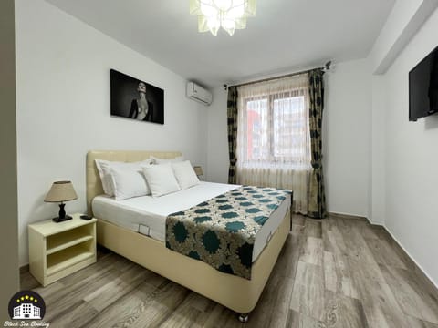 Communal lounge/ TV room, Bed, TV and multimedia, Photo of the whole room, Evening entertainment, Bedroom