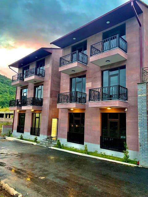 Property building, Facade/entrance