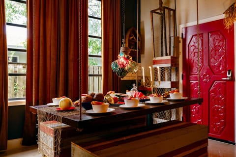 Facade/entrance, Dining area