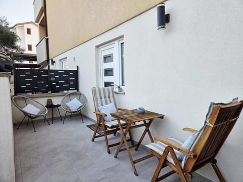 Day, Balcony/Terrace, Seating area