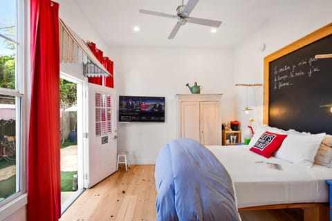 metro hotel and Cafe Hotel in Petaluma