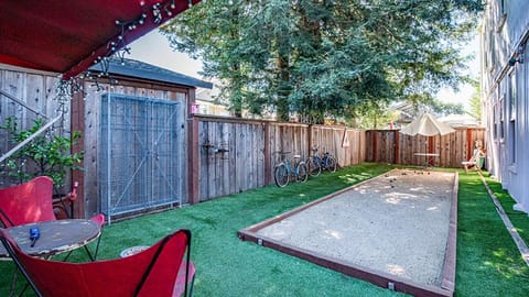 metro hotel and Cafe Hotel in Petaluma