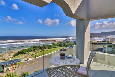 Day, Natural landscape, View (from property/room), Balcony/Terrace, Seating area, Beach, Sea view