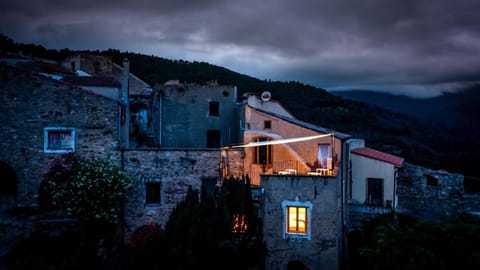 Property building, Balcony/Terrace