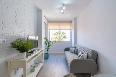 TV and multimedia, Living room, Photo of the whole room, air conditioner