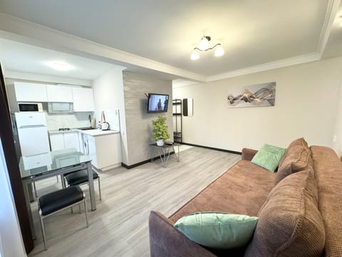 TV and multimedia, Living room, Dining area