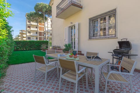 Villa Robin, elegante e indipendente Città Giardino Viareggio Villa in Viareggio