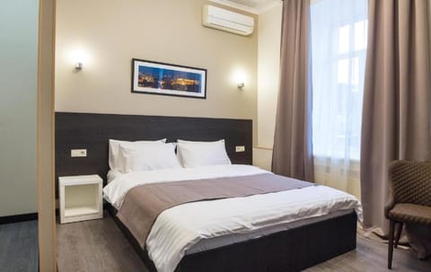 Bed, Bedroom, air conditioner