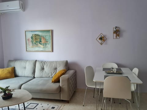 Living room, Seating area, Dining area, air conditioner